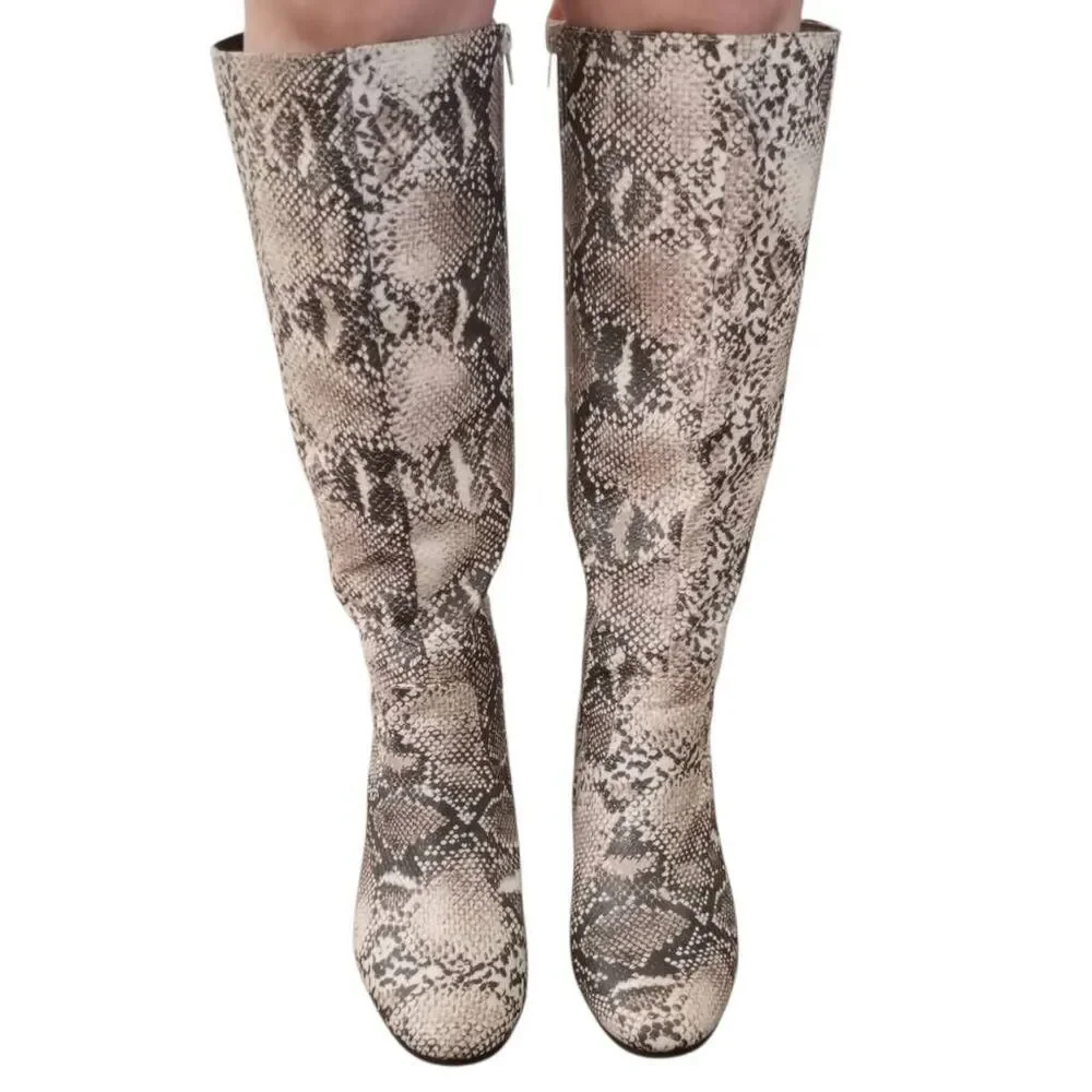 Qupid Snake Print Boots Taupe Sz.8 EUC.